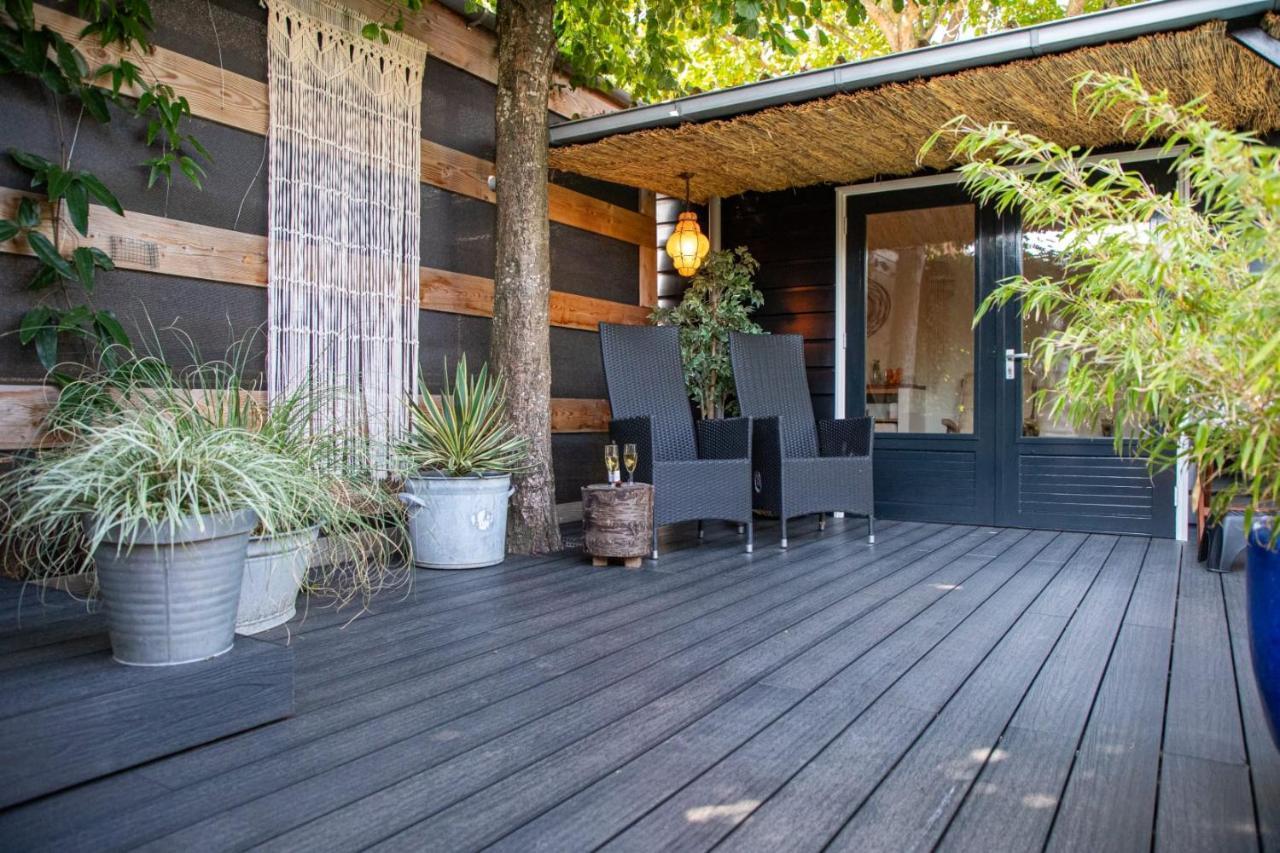 B&B Joli Met Prive Wellness Wemeldinge Exterior photo