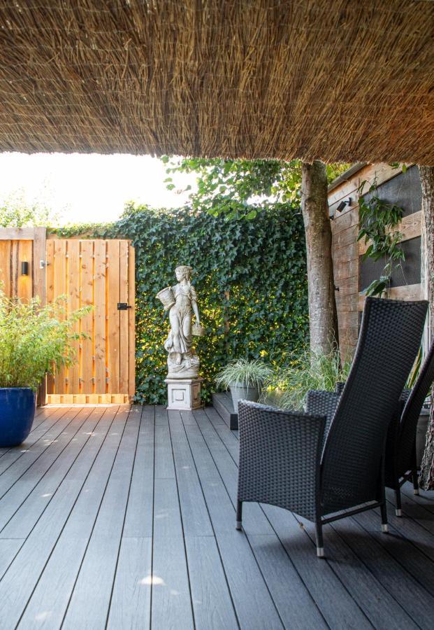 B&B Joli Met Prive Wellness Wemeldinge Exterior photo