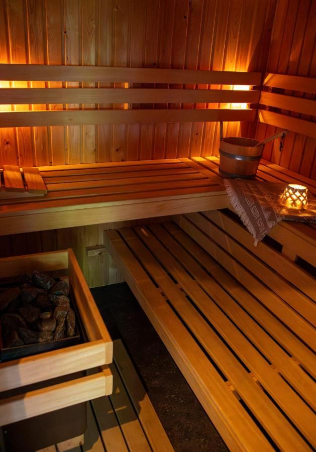 B&B Joli Met Prive Wellness Wemeldinge Exterior photo