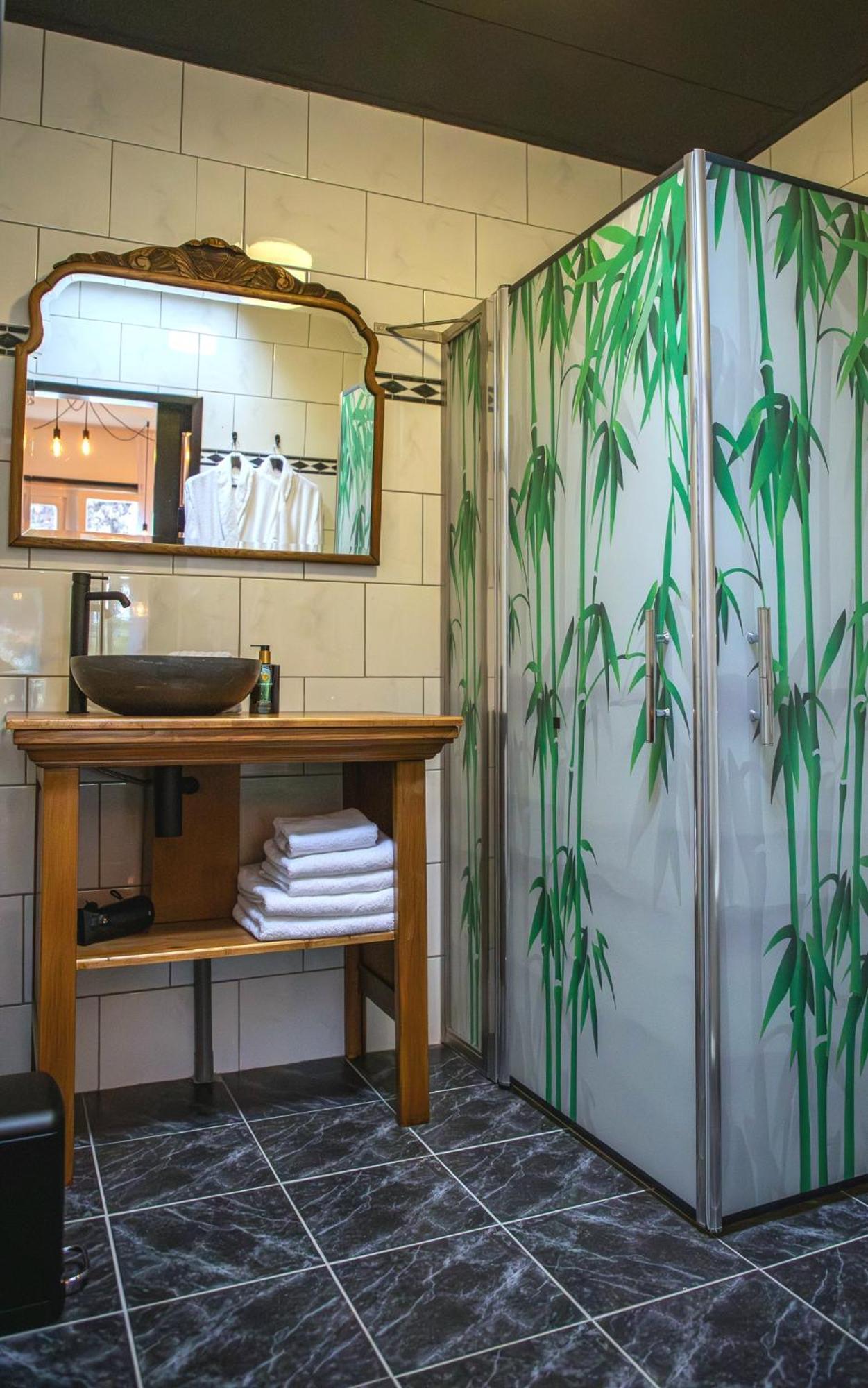 B&B Joli Met Prive Wellness Wemeldinge Exterior photo